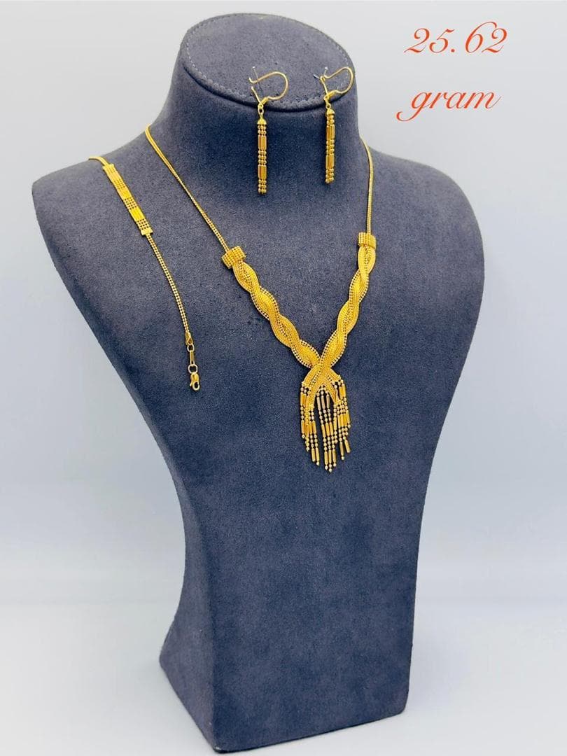 Parure or 21k complète, collier, boucles et bracelet