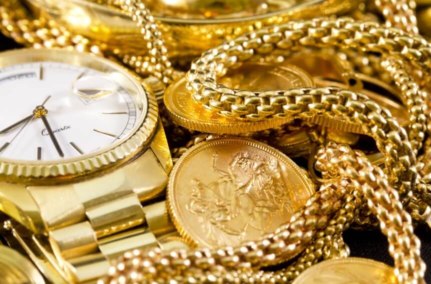 Collection d'or rachetée chez Lingot d'Or : montre dorée, chaînes massives et pièces en or